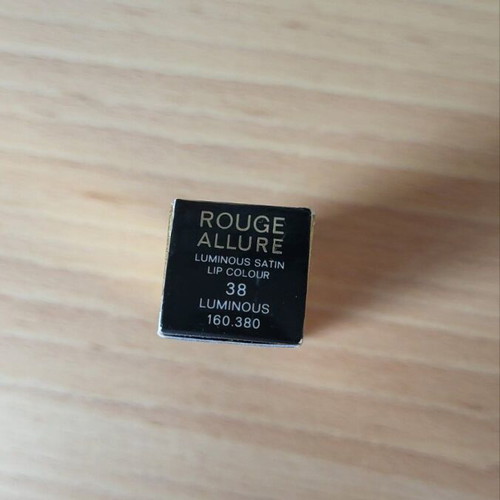Chanel Rouge Allure lipstick 38 satin like new