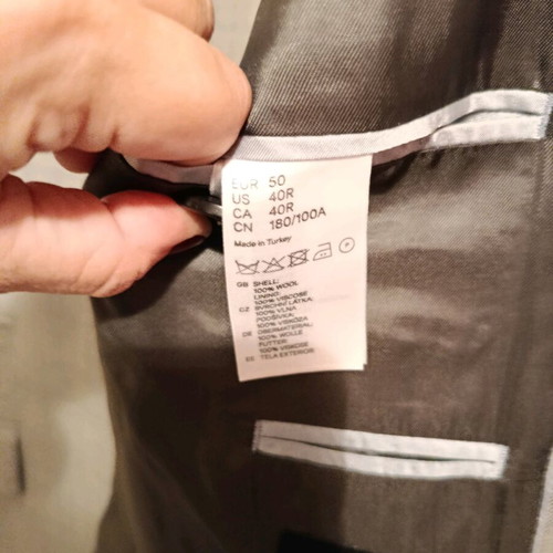 Tommy Hilfiger Fitter Men's Suit like new, gray anthracite with purple lining