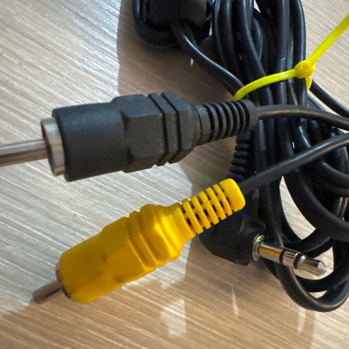 Mini Jack to RCA cable 1.5m like new