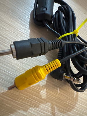Mini Jack to RCA cable 1.5m like new