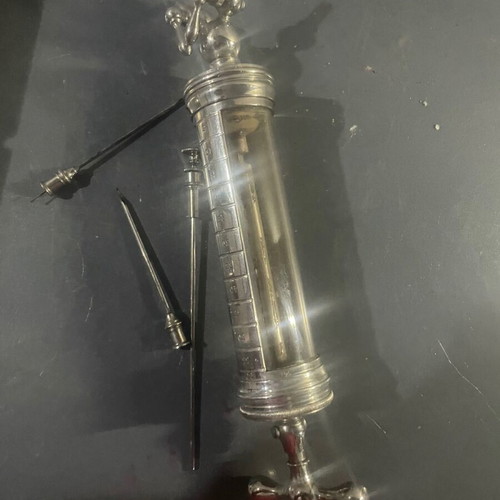 Metal syringes like new, set of 2
