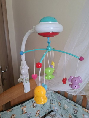 Rotating baby toy like new