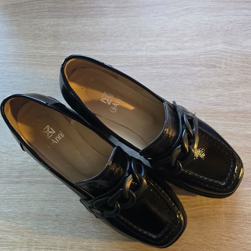 GiAnni women's patent leather loafers like new, black, size 39