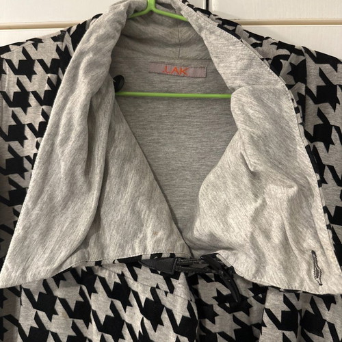 Lak outerwear size M like new, grey and black