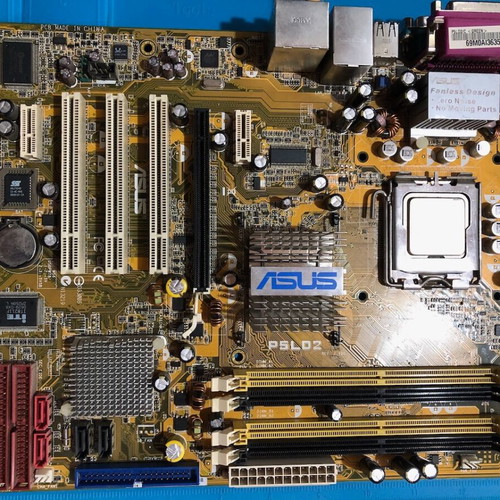 Intel Core 2 Duo E4600 2.4GHz and Asus P5LD2 945P s775 motherboard used