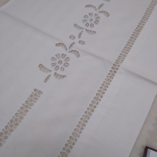 Cutwork table linen handmade like new, 39x54 cm