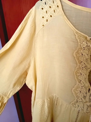 Attrattivo cotton blouse like new, yellow, long sleeve with ruffles