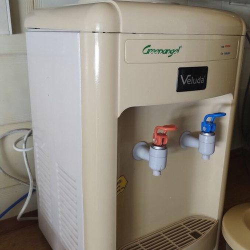 Water cooler used, hot and cold, for spare parts