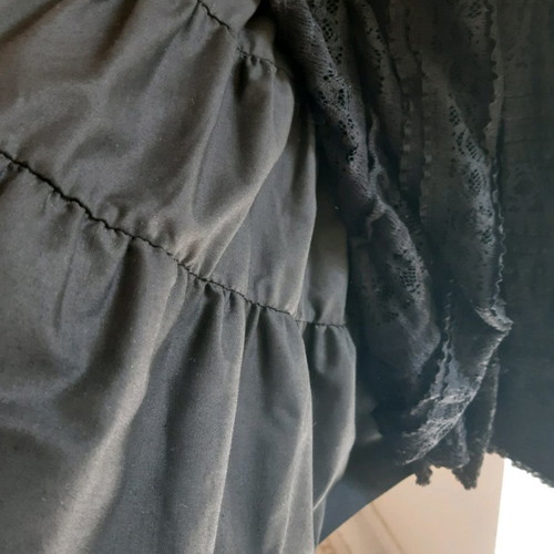 Zara dress black with elastic lace like new, size M