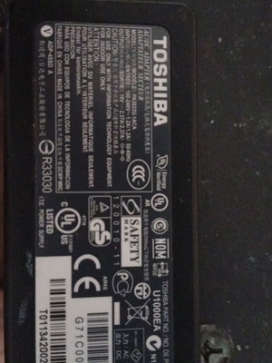 Toshiba laptop power supply 19 V 2.37A used