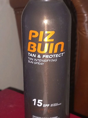 Слънцезащитен спрей PizBuin 150ml с SPF15 нов
