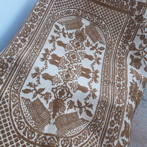Woven bedspread like new, size 1.63×2.32 m