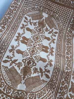 Woven bedspread like new, size 1.63×2.32 m