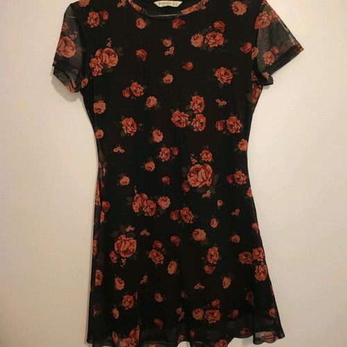 Stradivarius mini dress with flowers Medium like new, black and red