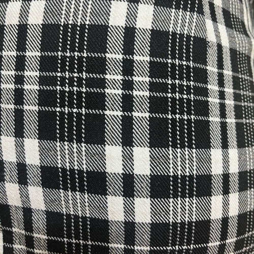 On off mini skirt like new, size M (fits S), black and white