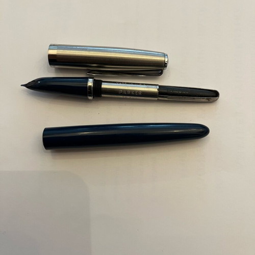 Parker 21 pen blue color used, functional