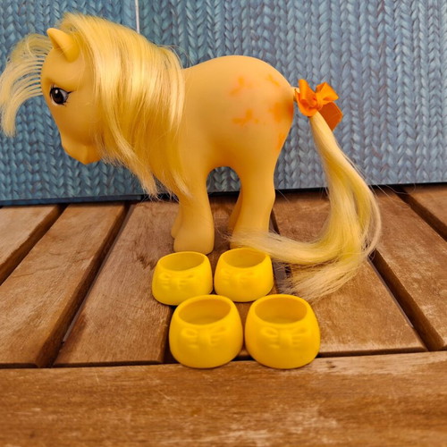 My Little Pony Butterscotch El Greco used with yellow shoes