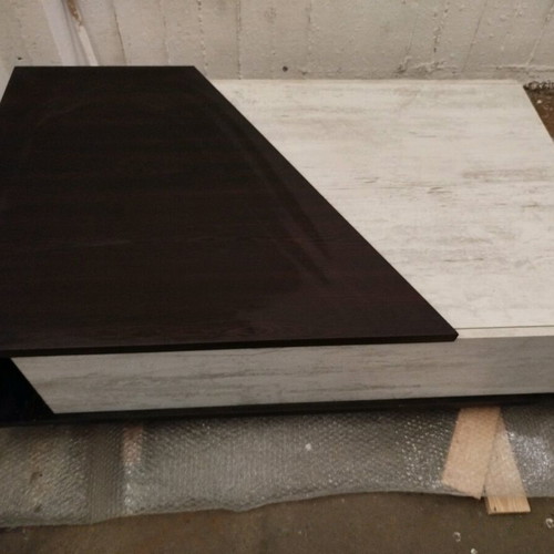 Coffee table with extendable length like new