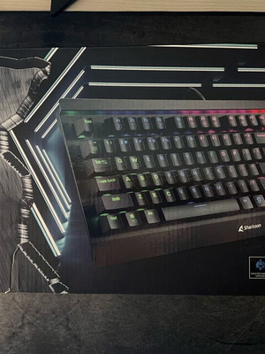 Sharkoon Skiller SGK3 mechanical gaming keyboard new with Red switches