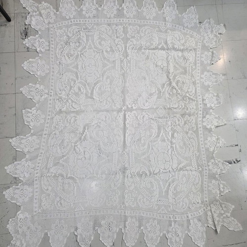 Lace set of 3 pieces like new