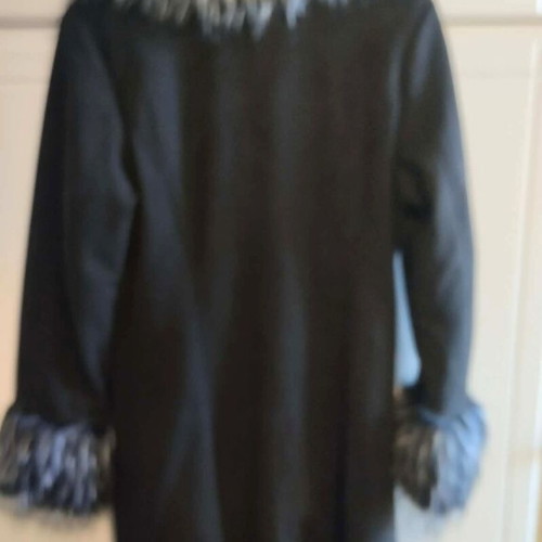 Lynne black coat with fur size 42 like new