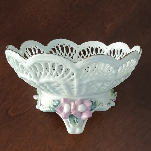 Debelly Fine Porselain Decorative Porcelain Bowl like new