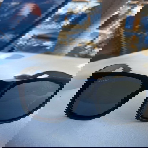 Ολοκαίνουρια γυαλιά ηλίου Ray-Ban, αυθεντικά, μαύρα