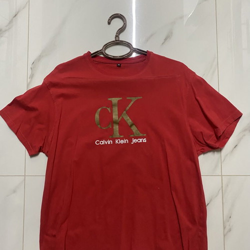 Calvin Klein T-shirt XL like new, red