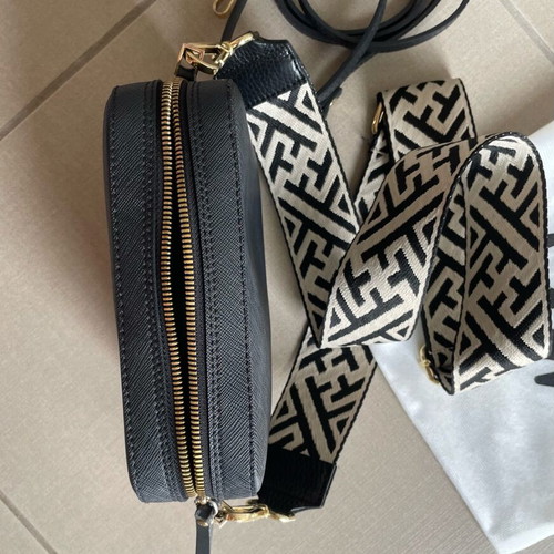 Kem crossbody bag black like new with two straps