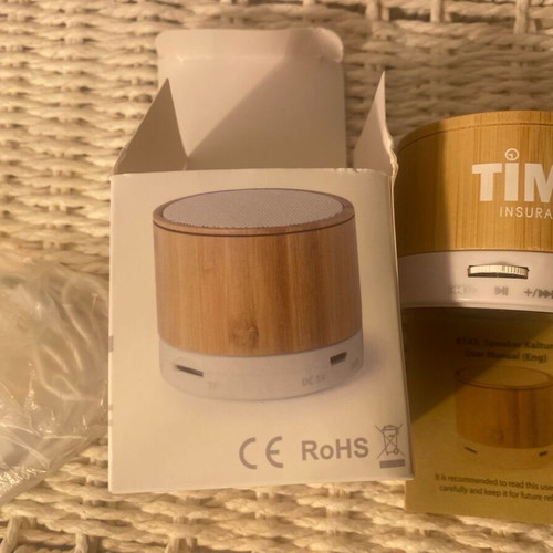 Travel speaker new, compact bamboo with Bluetooth and FM radio