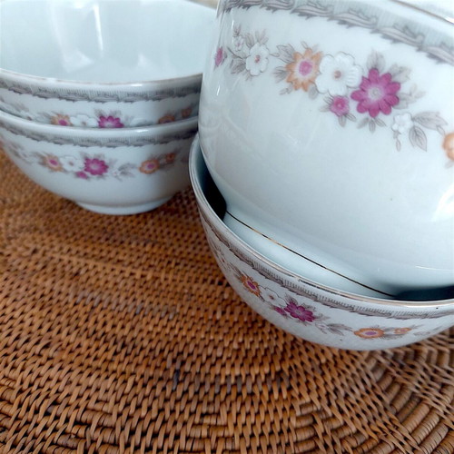 Hunan Shi Wan porcelain bowl set of 4 with floral design