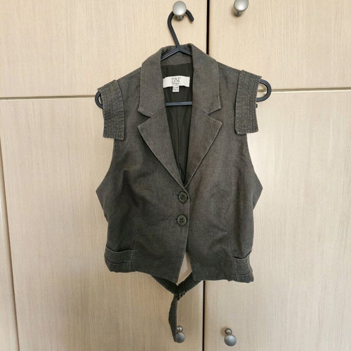 Zini linen crop vest like new, khaki