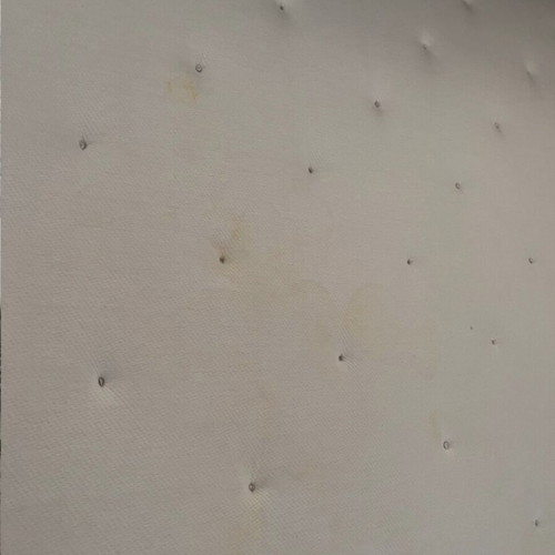 Mattress 180x200 like new with minor yellow marks