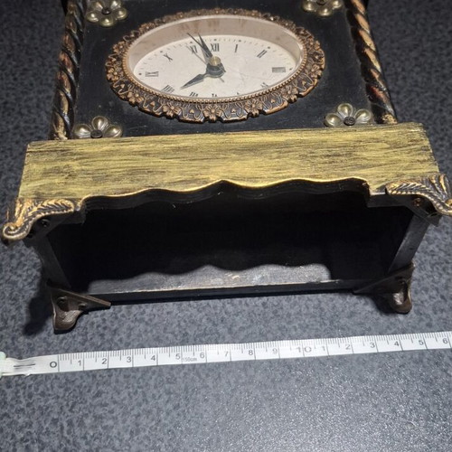 Mantel Clock retro decorative, like new, analog quartz