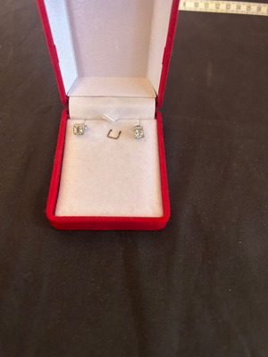 Silver 925 elegant earrings with white stones like new