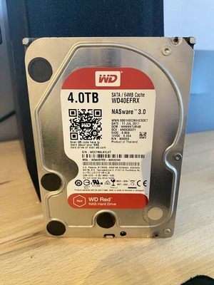 Western Digital Red WD40EFRX 4TB NAS в добро състояние