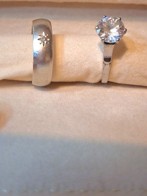 Set of 2 silver rings used