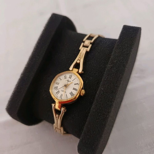 Vintage women's watch like new, quartz, 22 mm diameter