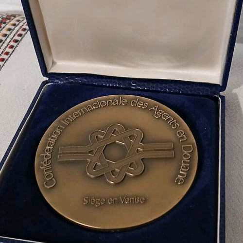 Customs commemorative 8cm used, in luxury case