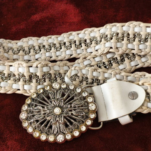 Wide knitted belt with chains and rhinestone buckle used, white and gold