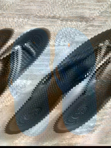 Crocs original με πρόβλημα.