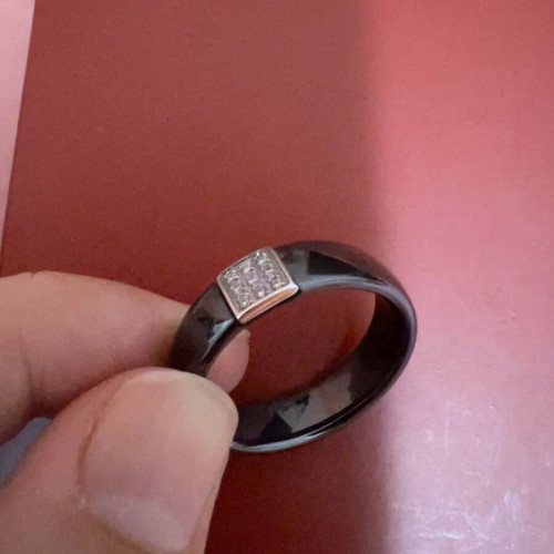 Hijones Women's Ceramic Classic Cubic Zirconia Inlay Ring Engagement Band Black Size 10 like new