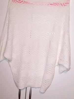 Pullover used, white, one size in excellent condition