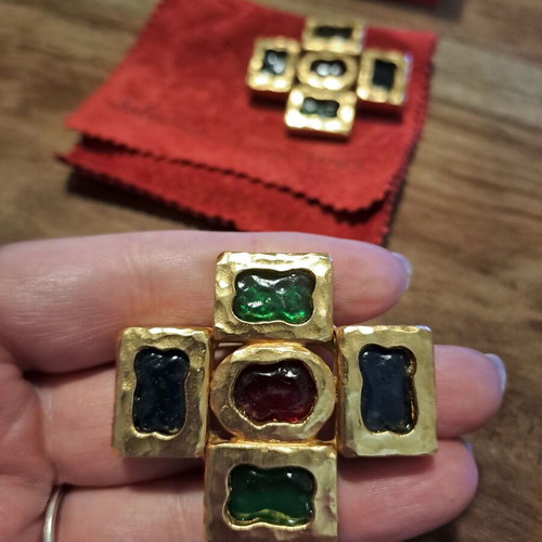 Salvatore Ferragamo Gancini earrings vintage, like new, size XXL
