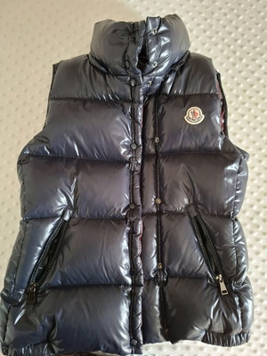 Moncler дамски автентичен без ръкави