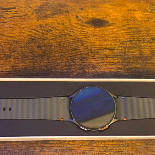 Samsung Galaxy S24 Ultra 12GB RAM 512GB with Galaxy Watch7, like new