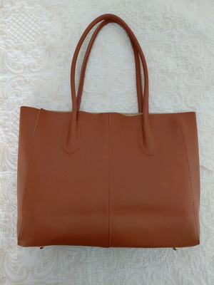 Tote shoulder bag like new, brown tan