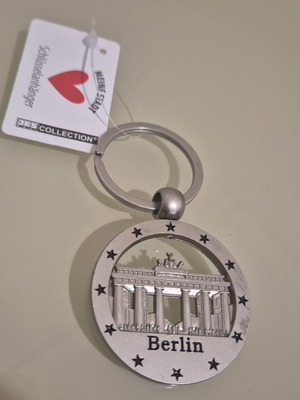 Metal Berlin Souvenir Keychain new, silver color