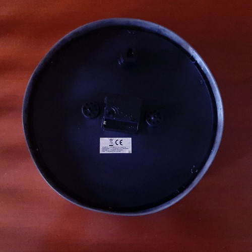 Wall clock Coffee Decor like new, silver, analog, 30cm diameter