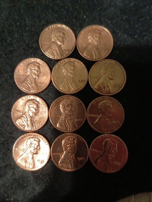 Collectible American Lincoln Cents coins like new, set of 11 pieces